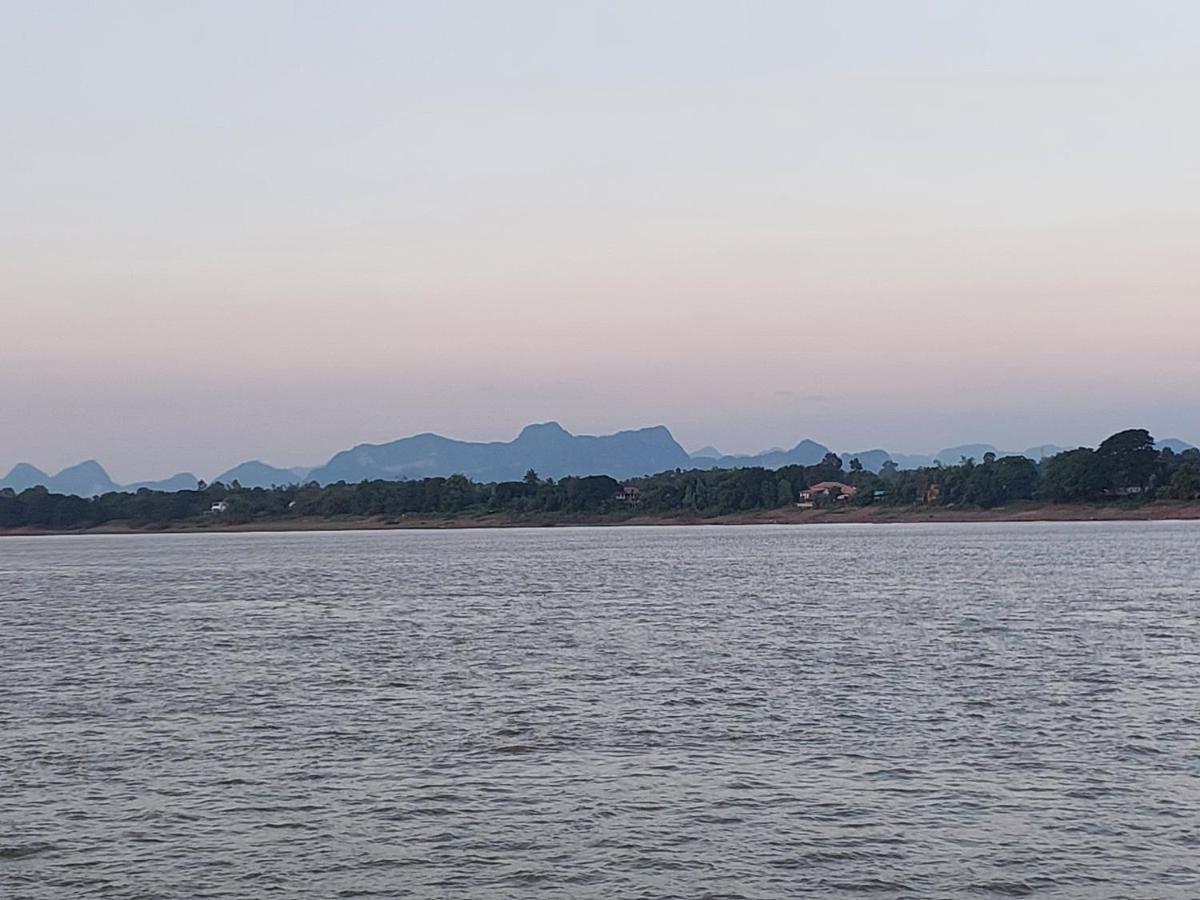 Happy Space วิลล่าทั้งหลัง 2นอน 2น้ำ ฟรี Wifi จอดรถ Nakhon Phanom Εξωτερικό φωτογραφία